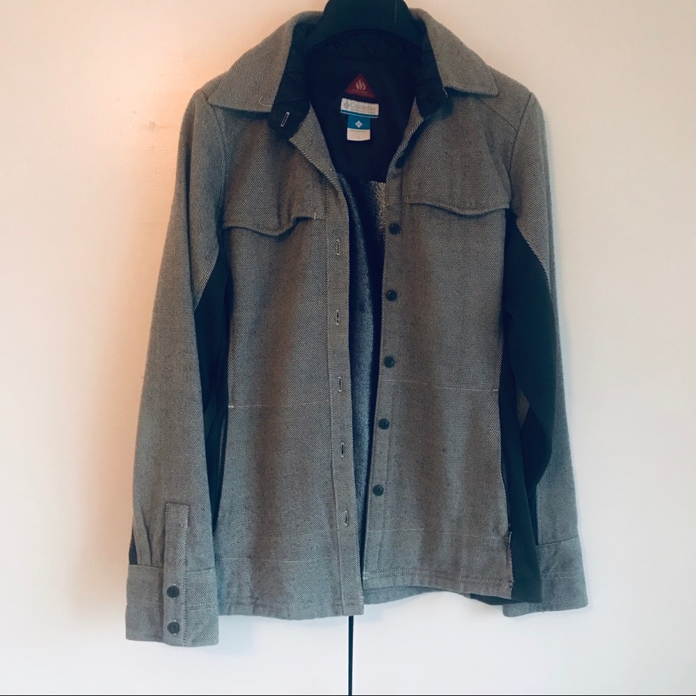 Button closure Omniheat jacket